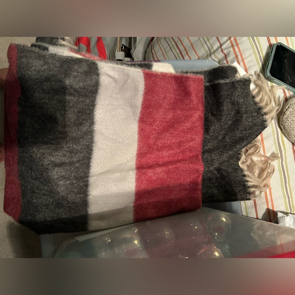 Brand: Anthropologie Size: One size Color: Red, Gray and Black